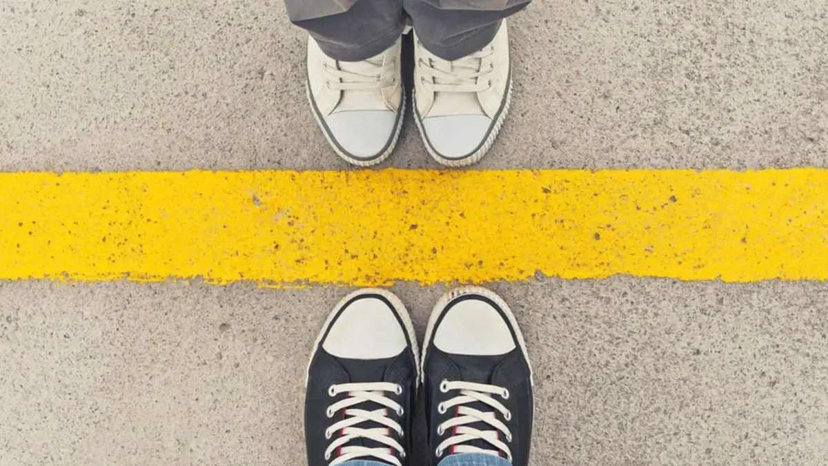 هل يخترق شريكك حدودك الشخصية.. ماذا يجب أن تفعل؟