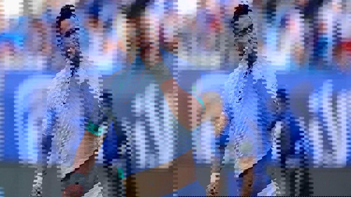 عمر السومة يكشف أسباب مغادرته معسكر منتخب سوريا والعودة للنادي الأهلي السعودي (فيديو)