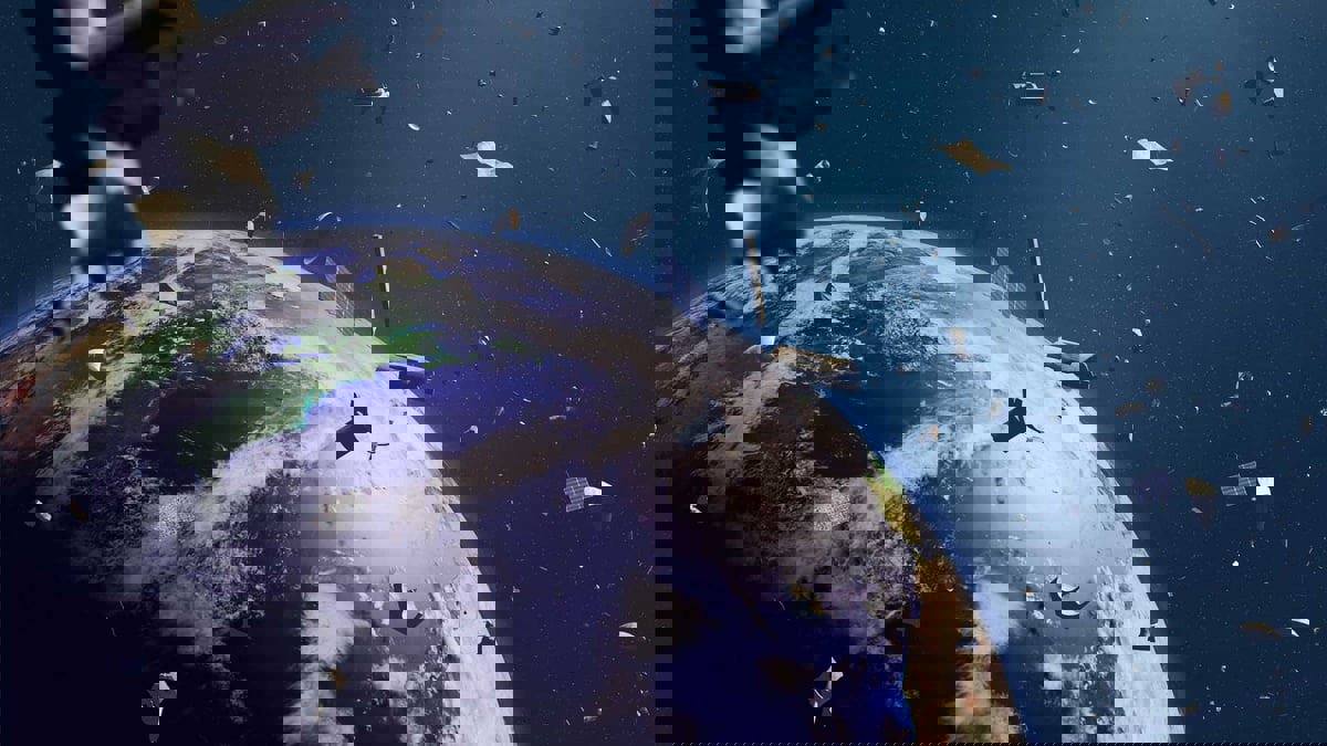 بعد تفجير روسيا قمرا صناعيا.. ما هو الحطام الفضائي وما مدى خطورته؟