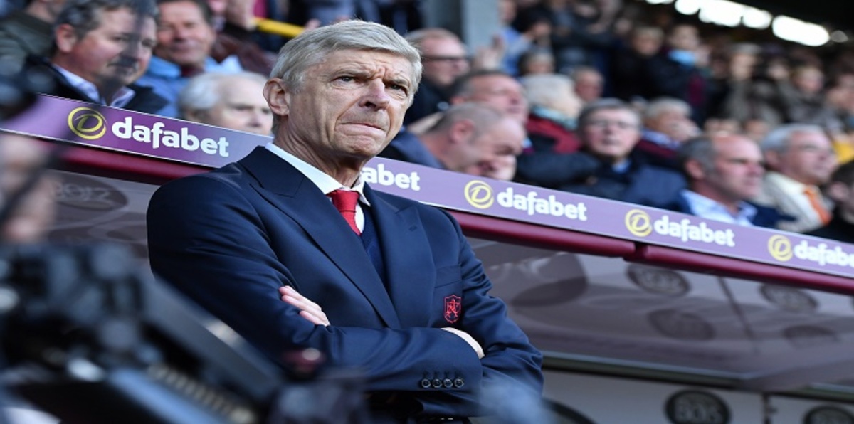 فينغر يدعم تثبيت ساوثغيت مدربًا لإنجلترا