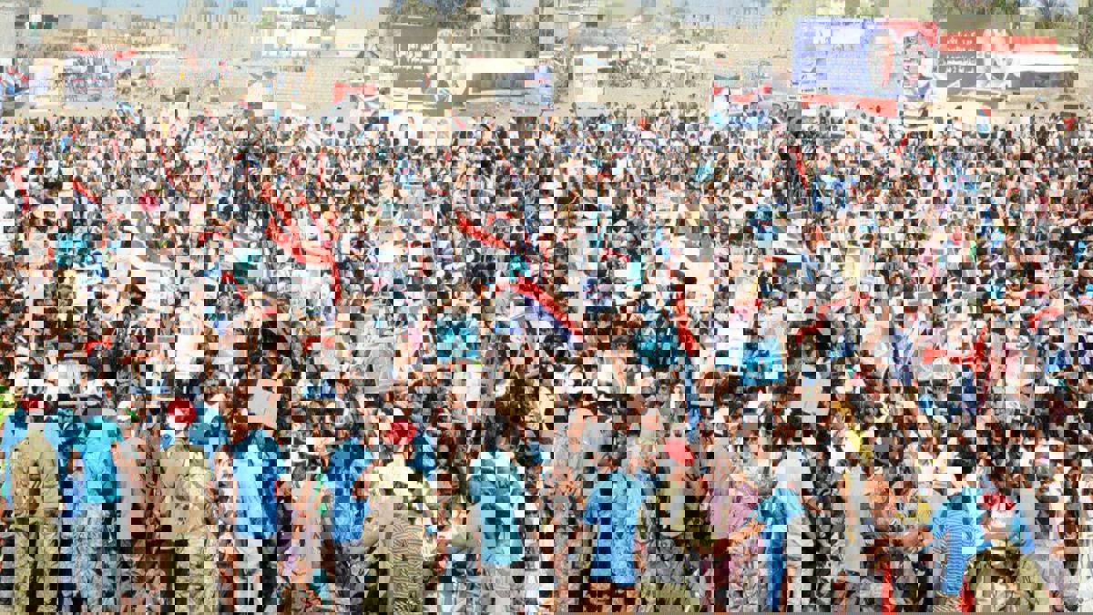 بالصور.. الآلاف يحيون الذكرى الأولى لرحيل علي عبدالله صالح في الحديدة