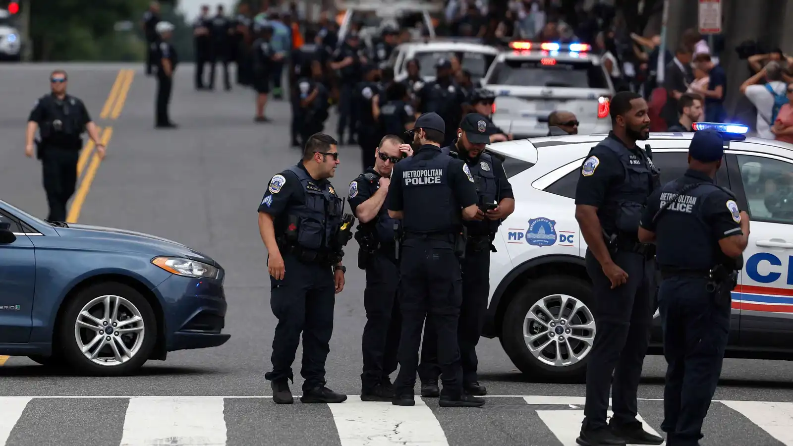 مقتل شرطي وإصابة آخر بجروح خطيرة إثر إطلاق نار بمستشفى في شيكاغو