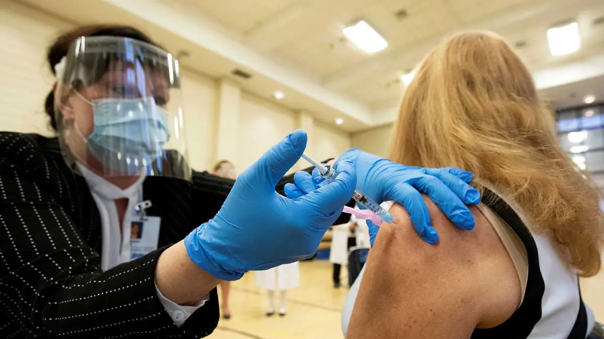 "موديرنا" تختبر لقاح كورونا على النساء الحوامل