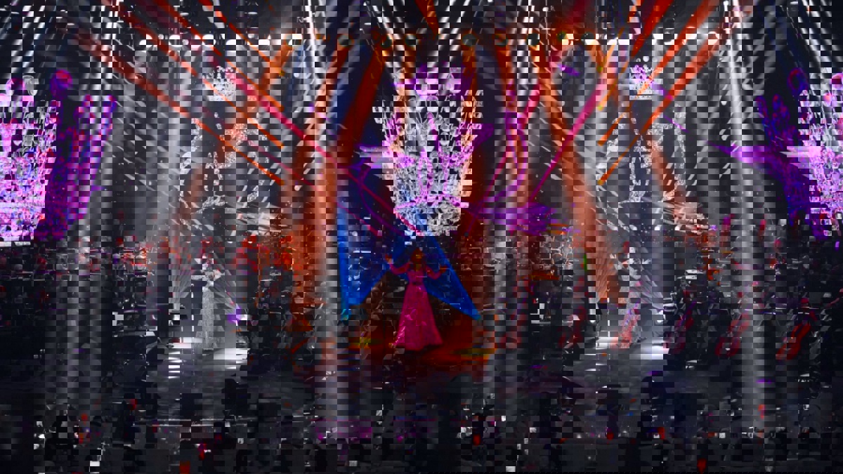 أحلام تفتتح موسم السودة بفقرة راقصة (فيديو)