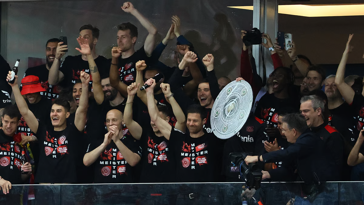 بعد لقب الدوري.. ألونسو يكسر رقم ميلان وأياكس ويطارد إنجازا جديدا