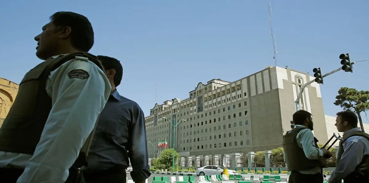 في أول جلسة بعد هجوم داعش.. إيران تمنع الصحفيين من دخول البرلمان