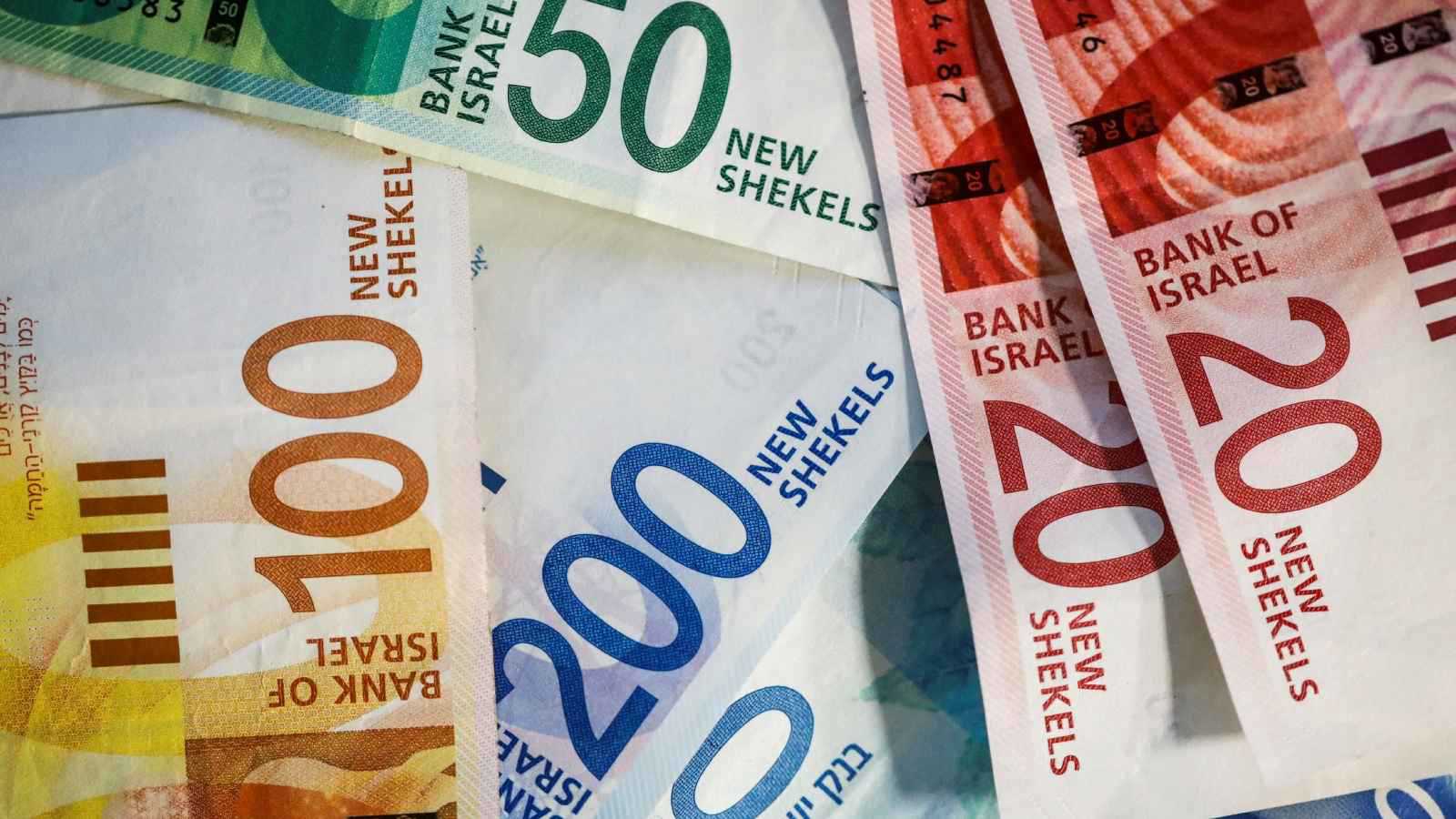 أزمة سيولة في غزة.. بنوك بلا أموال وسكان يواجهون شبح الاستغلال