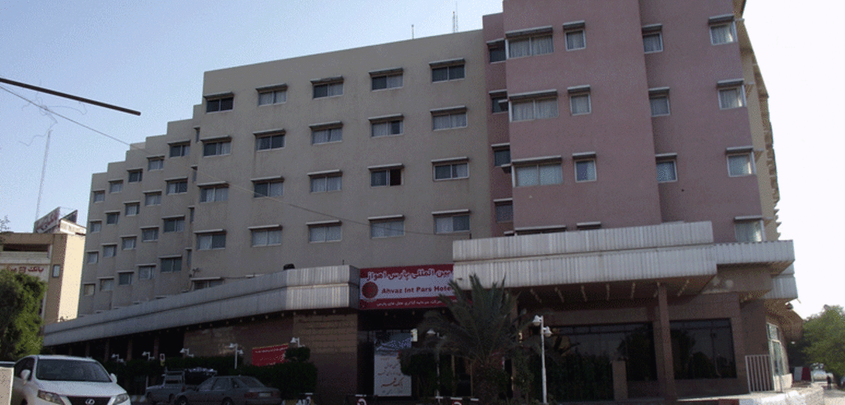 مقتل 4 أشخاص في حريقين بطهران والأحواز (صور)