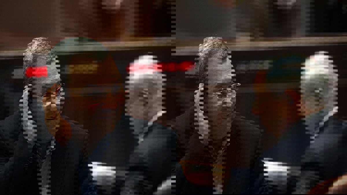 متحديًا نتنياهو.. أيهود باراك يؤسس حزبًا سياسيًا جديدًا