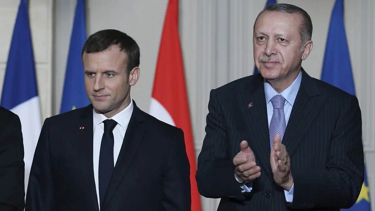 أردوغان يجدد هجومه الحاد ضد ماكرون: الرئيس الفرنسي عبء على بلاده