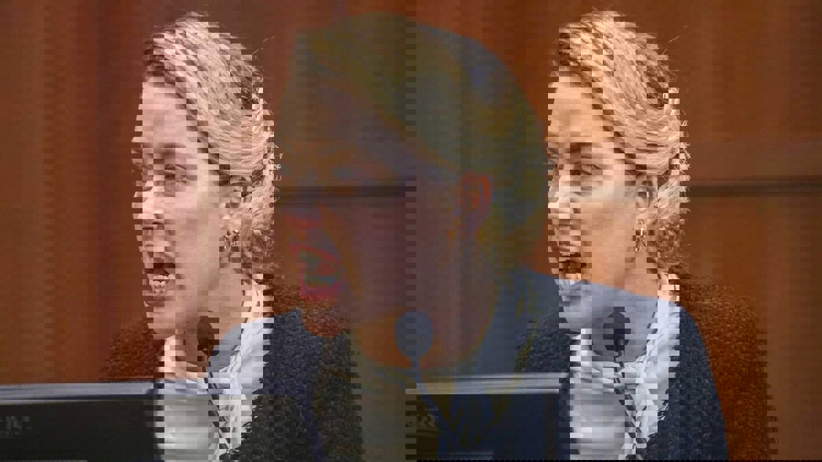 أمبر هيرد لهيئة محلفين: جوني ديب ضربني في شهر العسل