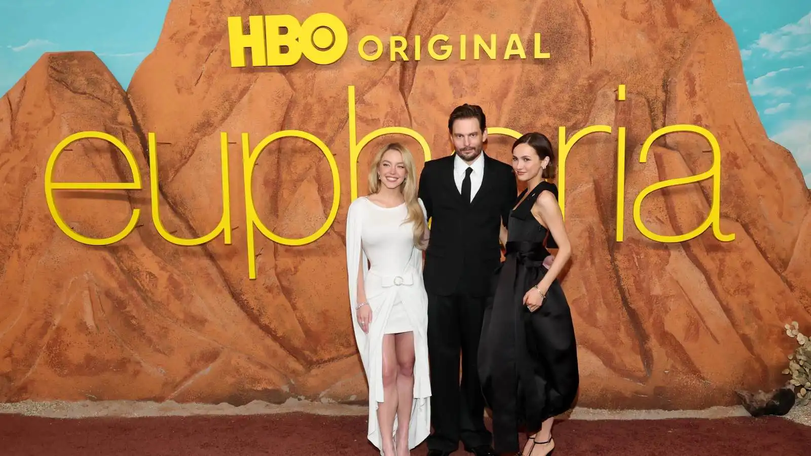 مخرج Euphoria يرد على انتقادات افتتاحية الموسم الثالث