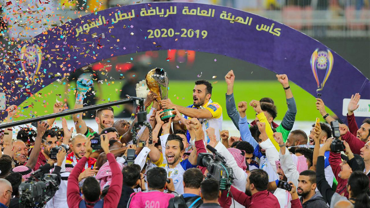 نادي النصر يتوج بطلا لكأس السوبر السعودي للمرة الأولى في تاريخه على حساب التعاون (فيديو)