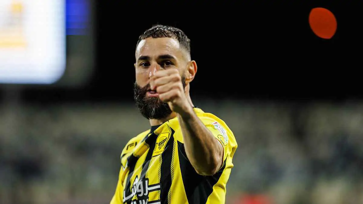 بنزيما: أريد العيش بالقرب من مكة المكرمة