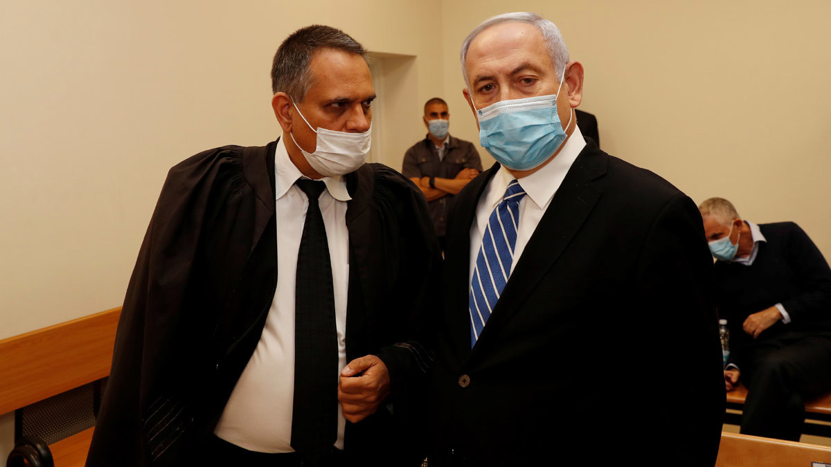 نتنياهو من داخل المحكمة: الهدف هو إسقاطي (صور)