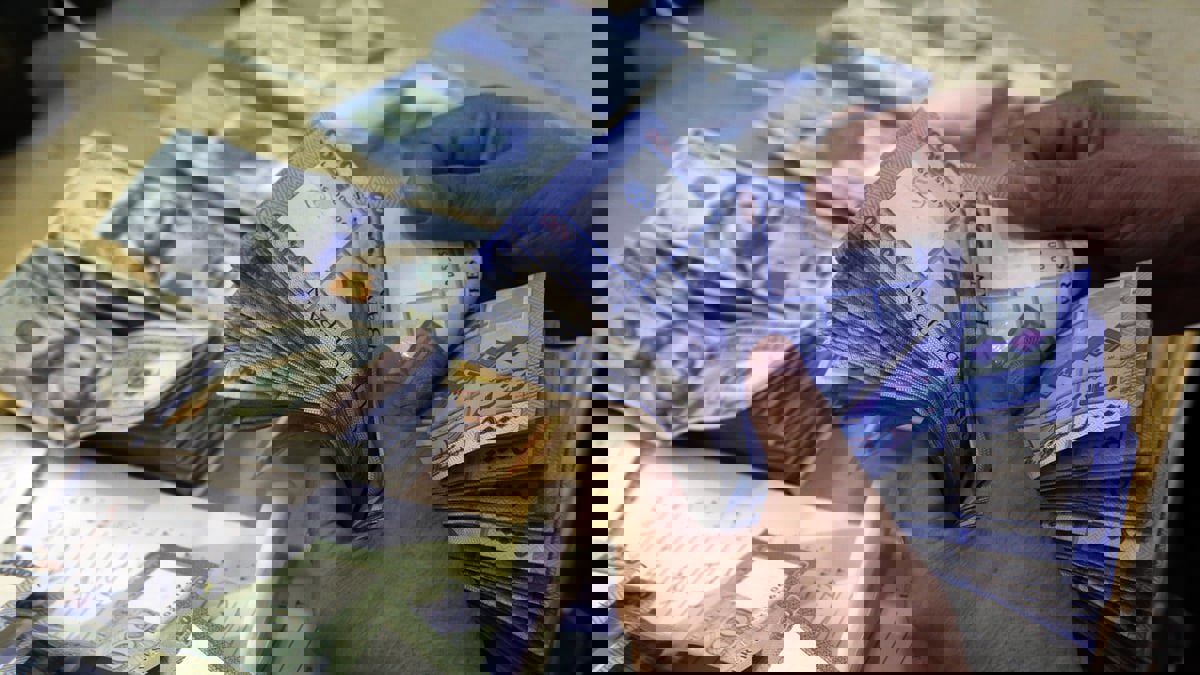 الليرة اللبنانية تتراجع لمستوى قياسي وتسجل 35 ألفا مقابل الدولار‎‎