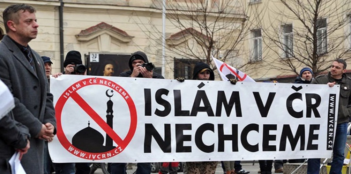 بالأرقام .. اليمين المتطرف يطل برأسه ضد المسلمين في أوروبا