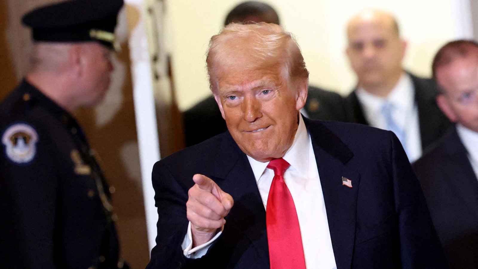 لوفيغارو: ترامب يستخدم "مطرقة الهدم" لفرض أسلوبه "العقاري" على العالم