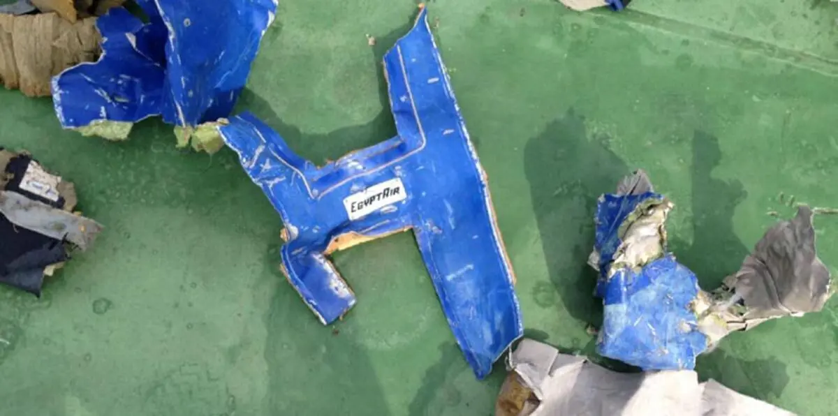 صحيفة: بقايا مادة متفجرة في حطام الطائرة المصرية المنكوبة