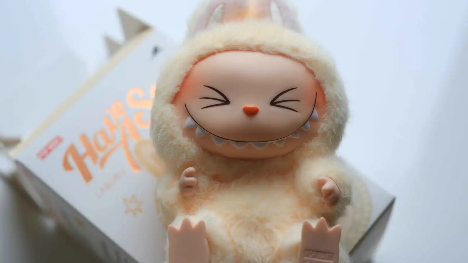 "صفقة الدم".. امرأة تبيع روحها بـ1180 دولارا لشراء دمى "لابوبو"