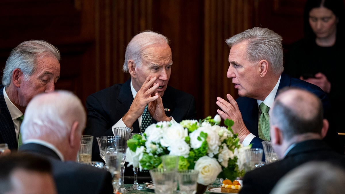 البيت الأبيض يعلن إحراز "تقدم منتظم" في مفاوضات الدين الأمريكي