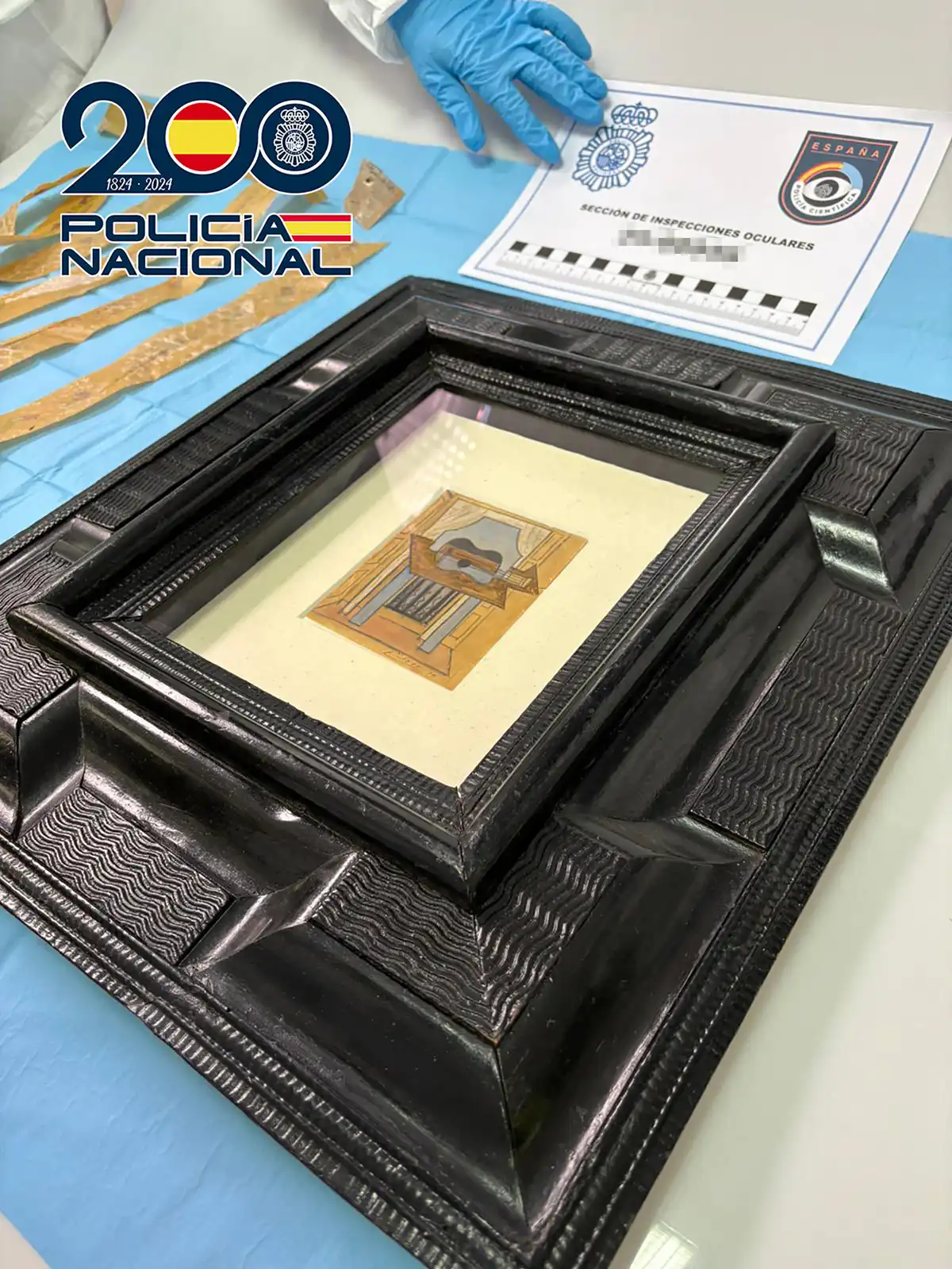 لوحة بيكاسو "حياة ساكنة مع غيتار"