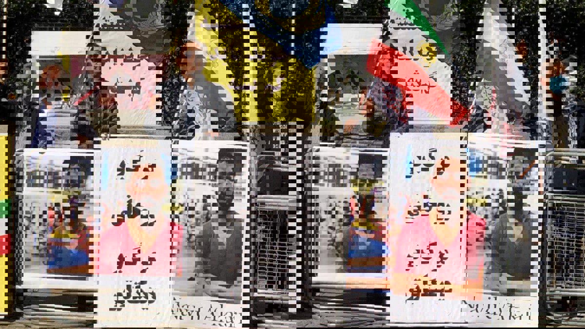 تظاهرات للمعارضة الإيرانية في أوروبا احتجاجا على إعدام المصارع نويد أفكاري (صور)