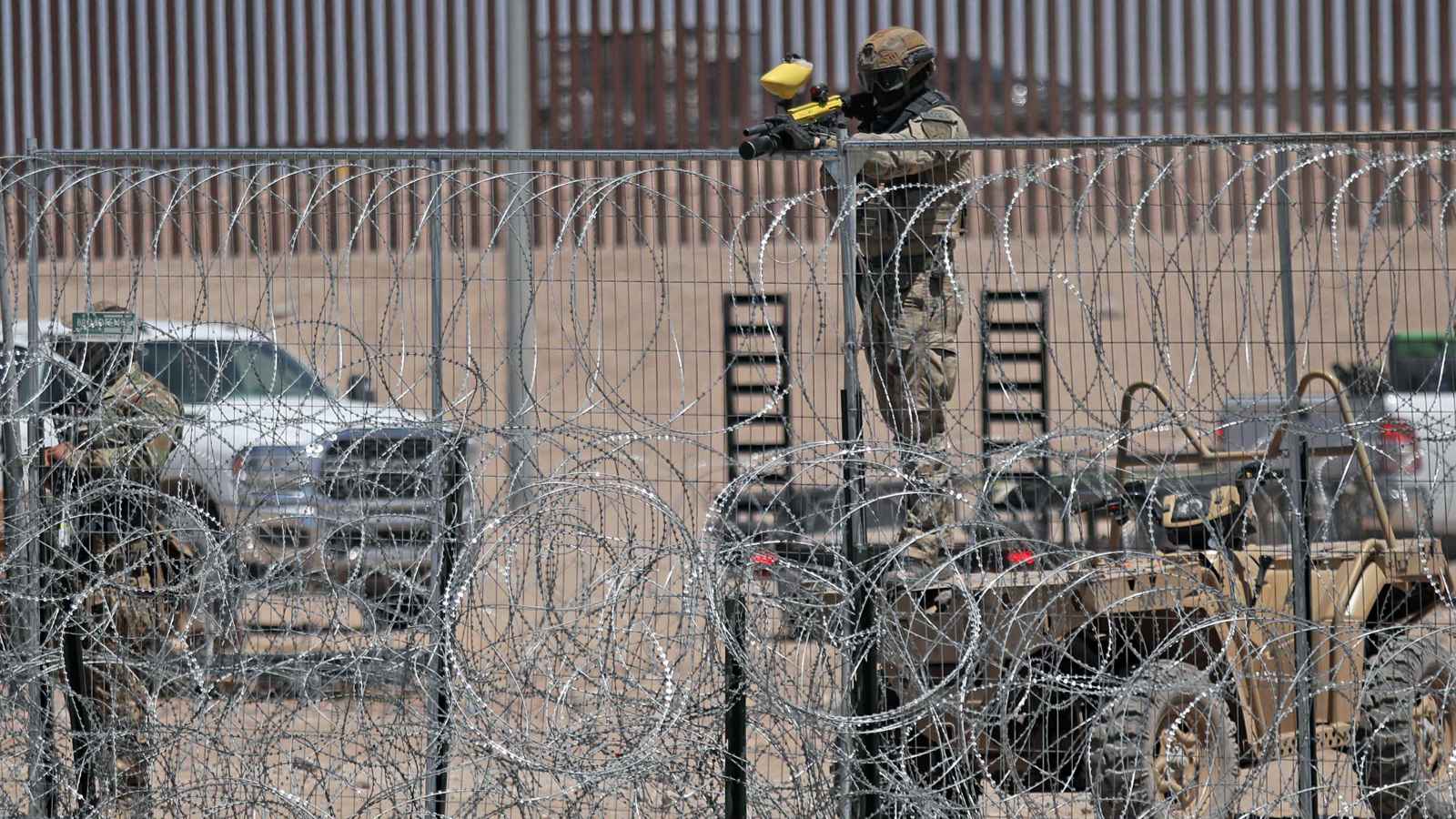 دون ضحايا.. تبادل إطلاق نار على الحدود الأمريكية المكسيكية