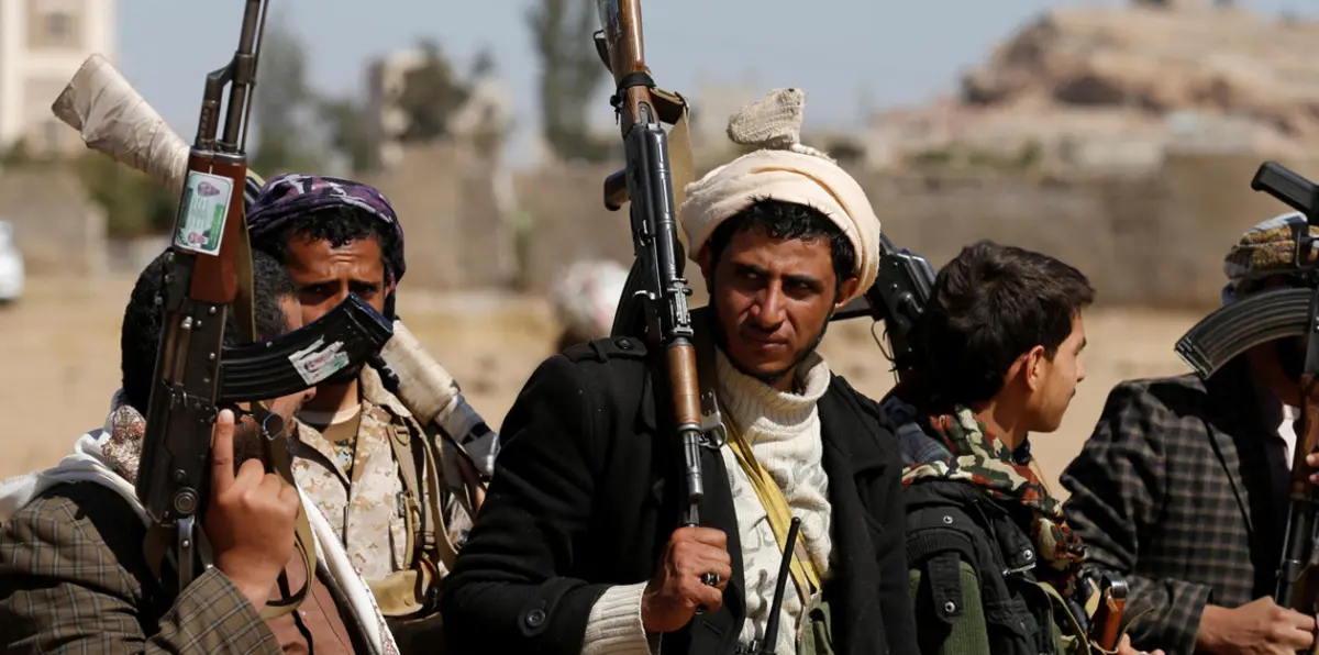 الحوثيون يقتلون أحد مشرفيهم العسكريين لرفضه القتال في الحديدة