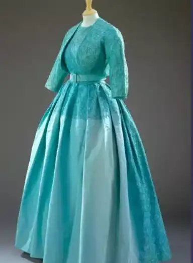 من القطع التي ستعرض في المعرض