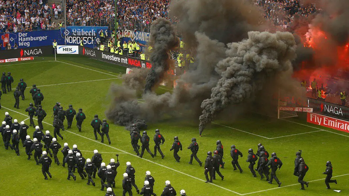 تحت إشراف خبير متخصص.. جماهير هامبورغ تحصل على الضوء الأخضر لاستخدام الألعاب النارية