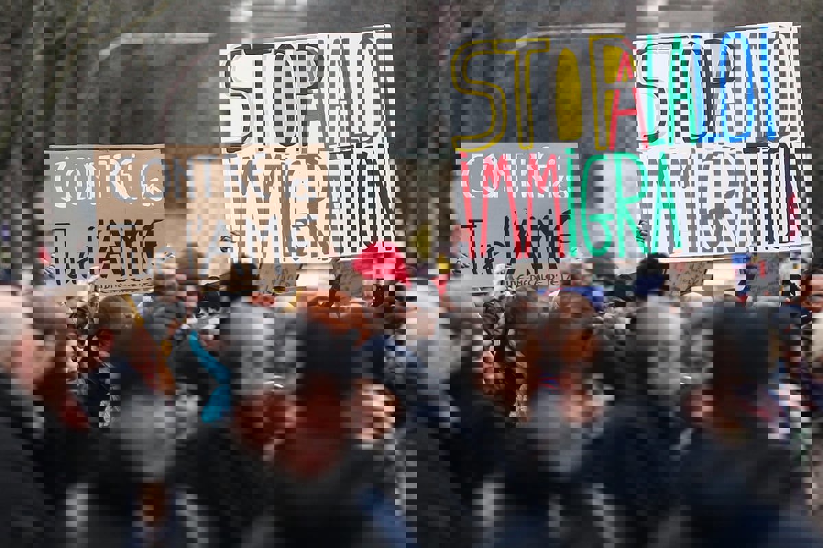 فرنسا.. معارضو قانون الهجرة يتظاهرون في محاولة أخيرة لمنع صدوره
