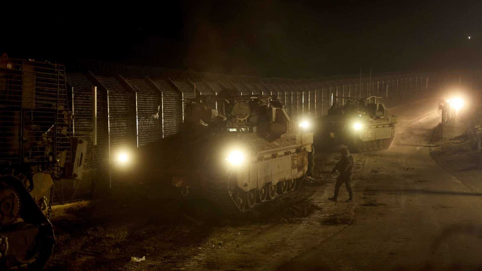 إسرائيل تشن غارة على القنيطرة وتقيم حواجز عسكرية خلال توغل بري