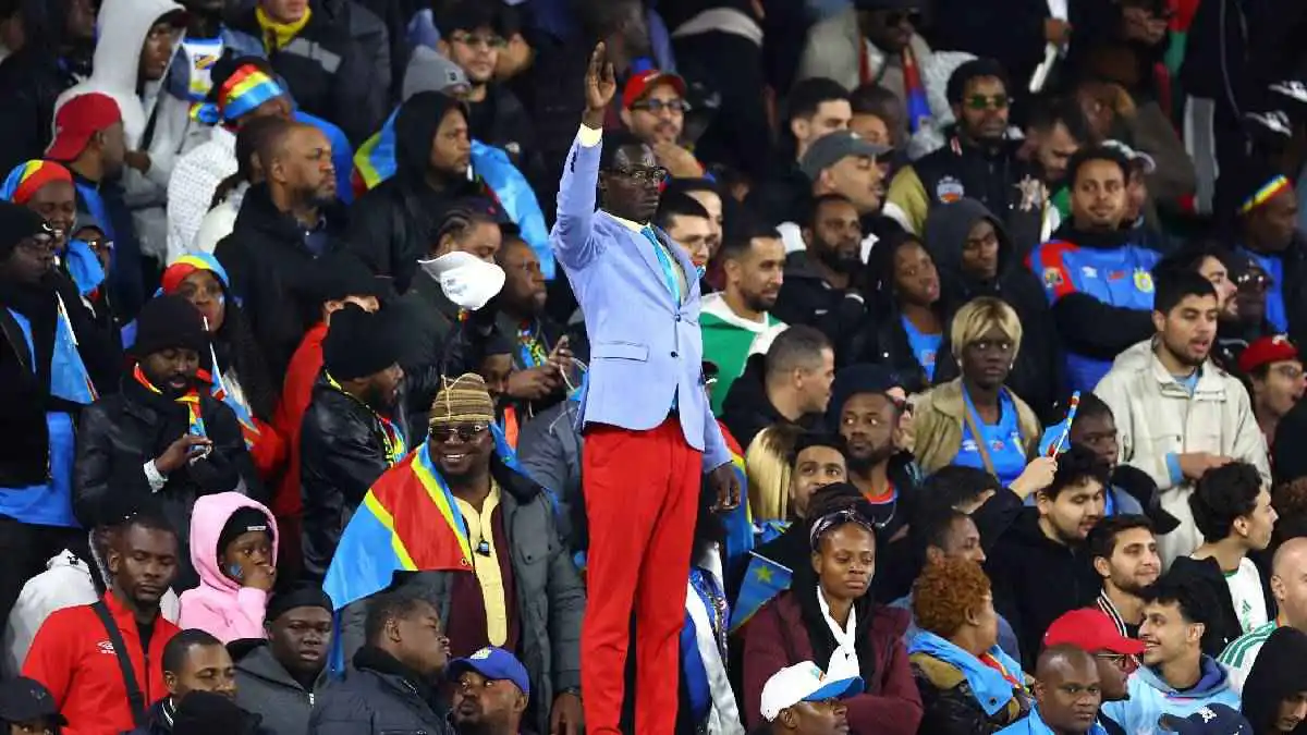 "لقد أردت المزاح".. كيف برر عمورة سخريته من مشجع الكونغو؟