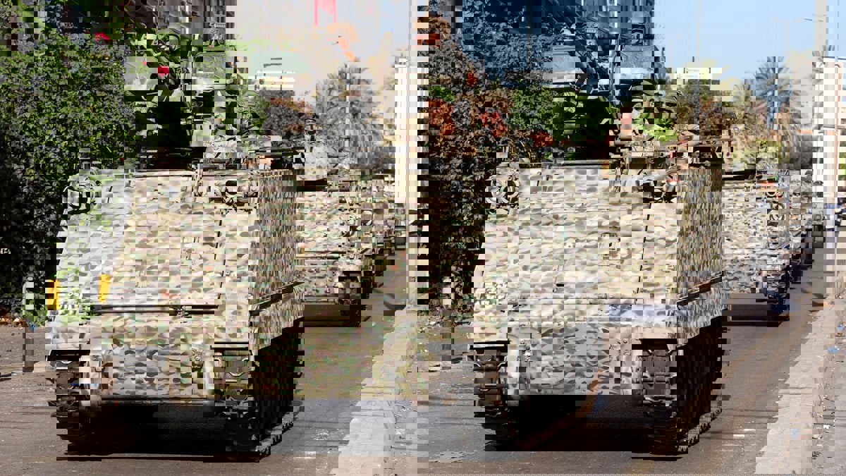 "لوموند": الأزمة المالية في لبنان تلقي بظلالها على الجيش