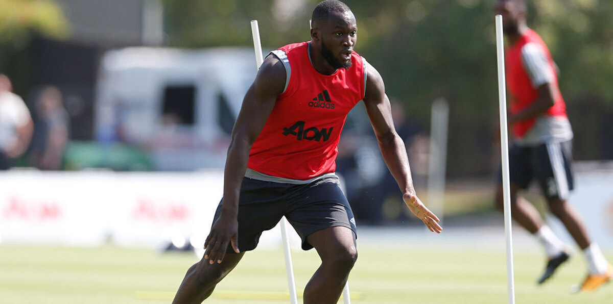 خطأ لوكاكو في تدريبه الأول يثير جماهير مانشستر يونايتد (فيديو)