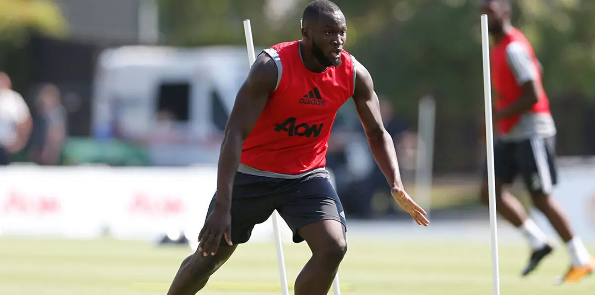 خطأ لوكاكو في تدريبه الأول يثير جماهير مانشستر يونايتد (فيديو)