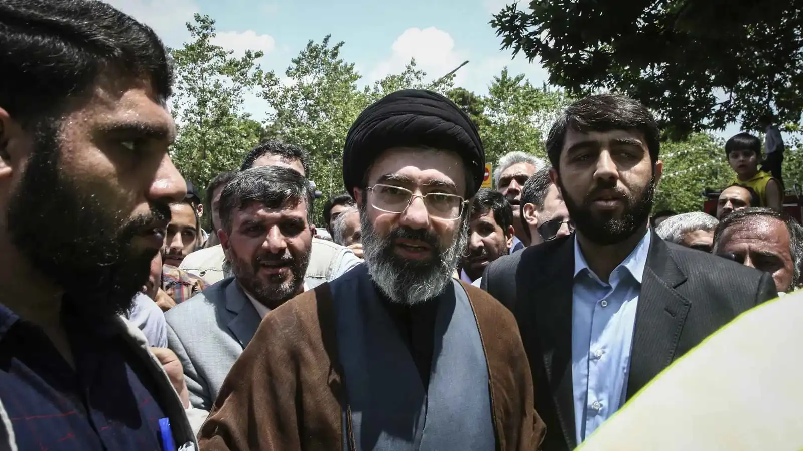 الاختيار "الانتحاري".. إيران تنصّب مجتبى مرشداً وسط حرب متفجرة ونذر اغتيال