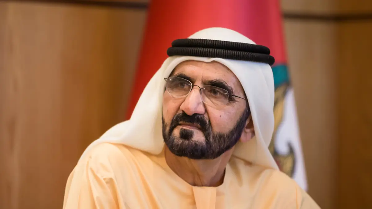 بالفيديو.. محمد بن راشد يفاجئ رواد أحد مقاهي دبي‎