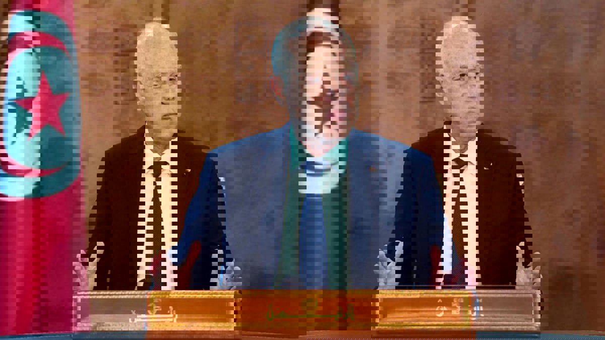 الرئيس التونسي يعتزم تقليص مدة "التدابير الاستثنائية"