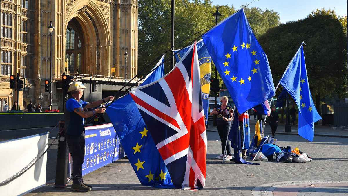 مليون توقيع على عريضة تطالب ببقاء بريطانيا في الاتحاد الأوروبي
