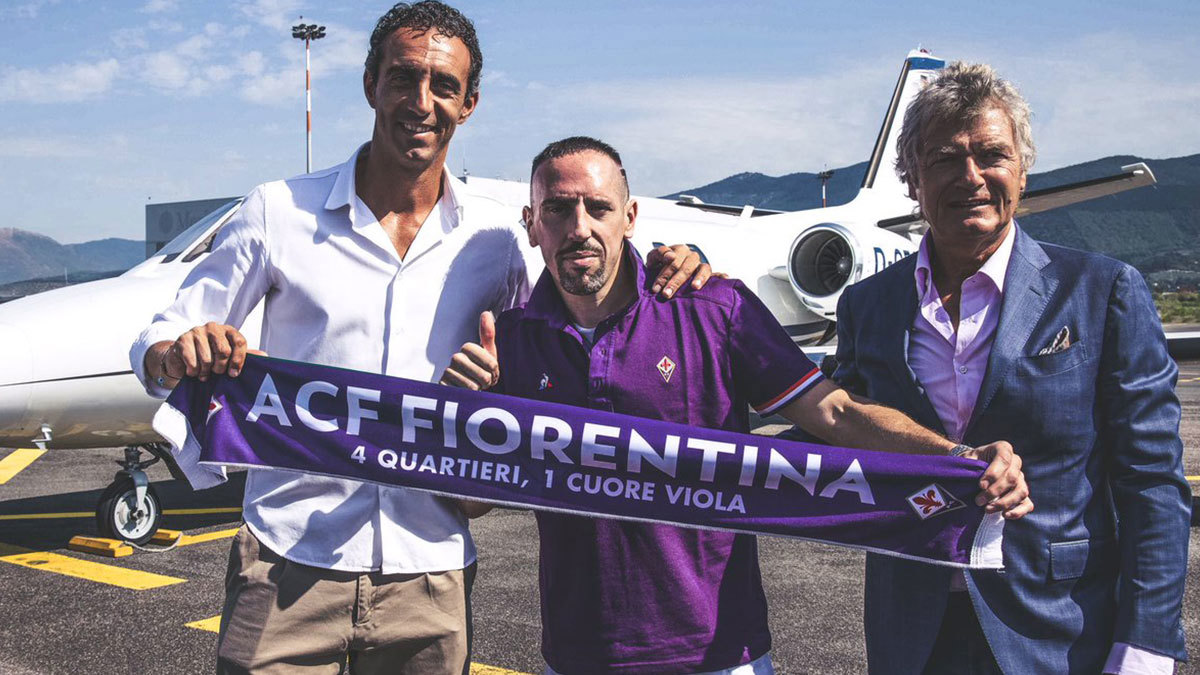 فيورنتينا الإيطالي يعلن وصول فرانك ريبيري تمهيدًا لانضمامه رسميًا