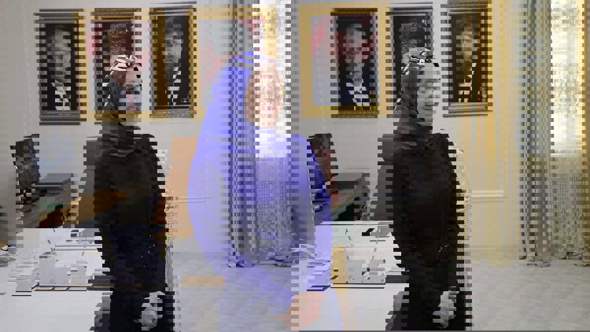 الرئيس الشيشاني يعين ابنته نائبة لمدير مكتبه (صور)