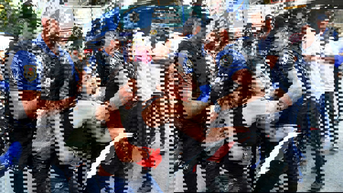 رغم الضائقة الاقتصادية .. نصب لقتلى "انقلاب تركيا" بمليون دولار