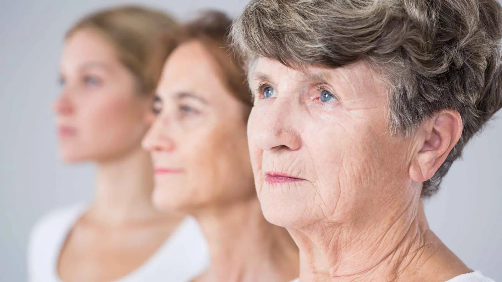 "بين عشية وضحاها".. بأي عمر تتسارع الشيخوخة فجأة؟