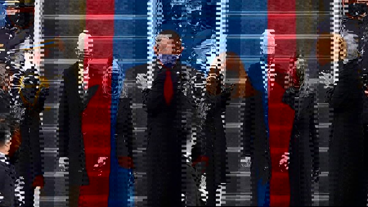 بعقد قيمته 4 ملايين دولار.. مايك بنس يؤلف كتابين عن فترة وجوده في البيت الأبيض