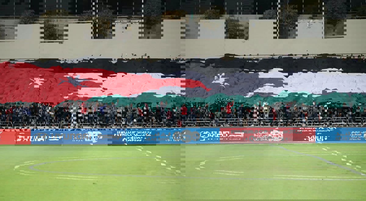 توجيه الشتائم عبر مواقع التواصل مجرم بالقانون وليس من حرية الرأي والتعبير
