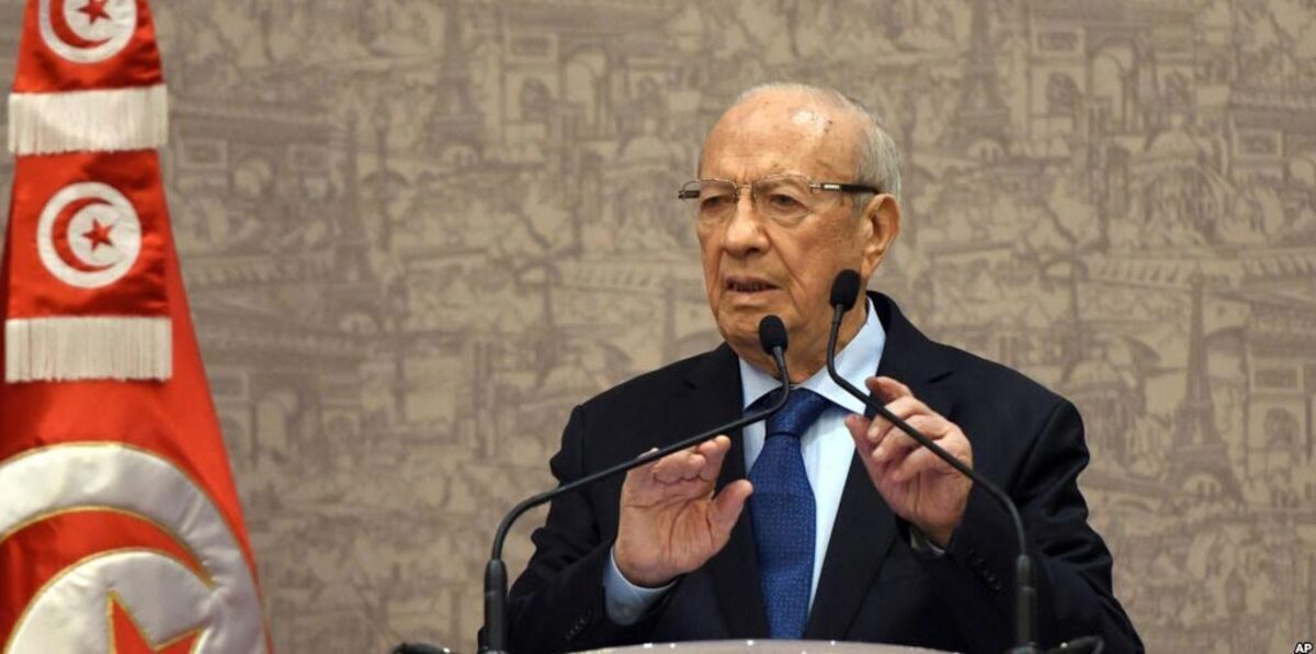 السبسي: أياد خفية تدخلت لتأجيج الأوضاع في تونس