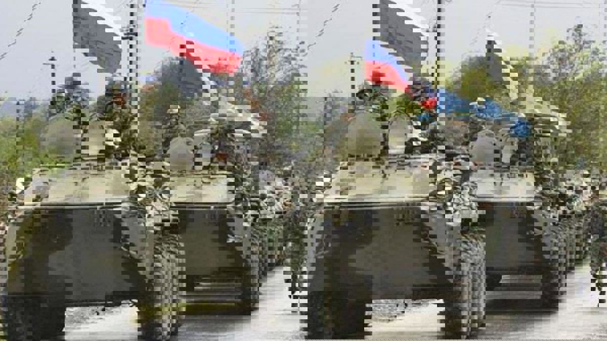 قناة إسرائيلية: روسيا تسعى لتقويض نفوذ حزب الله وإيران في الجنوب السوري عبر "جيش حوران"