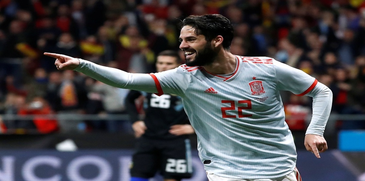 إيسكو يقود إسبانيا لاكتساح الأرجنتين بسداسية تاريخية (فيديو)